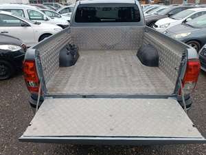 TOYO TA HILUX d'occasion 2019 (Extra Cab Duty) 150 ch, kilométrage (100 000 km), boîte de vitesses manuelle - Product Image 2