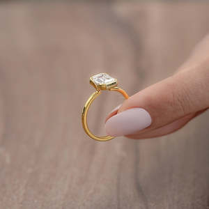 El mejor diseño elegante, juego de bisel de diamante Esmeralda, anillo de compromiso solitario, anillo de diamante cultivado en laboratorio, piedra principal, anillo de oro sólido de 14K - Product Image 4