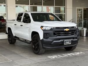 Chevrolet Colorado 2024 Camioneta de Trabajo Cabina Doble Tracción Trasera - Product Image 2