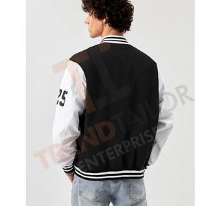 Chaqueta Universitaria de Diseñador para Hombre, Venta al por Mayor de Fábrica, Cuello de Béisbol con Gráfico de Letras y Ribete a Rayas - Product Image 4