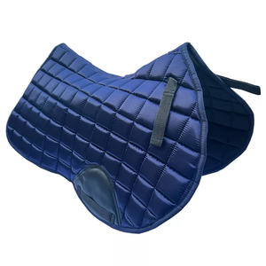 Ensemble de 3 coussins de selle antidérapants en satin avec voile anti-mouches et couvre-chapeau d'équitation, doublure en polaire. - Product Image 4