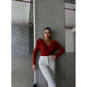 ชุดบอดี้สูทเสริมฟองน้ำสำหรับผู้หญิง SANDY ดีไซน์แบบผ้าเทอร์ราคอตต้า - Product Image 3