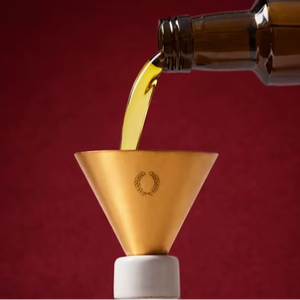 Embudo de Barra de Lujo para un Llenado de Botellas sin Derrames, Diseño Elegante, Perfecto para Cócteles, Licores y Uso en Bares Domésticos - Product Image 3