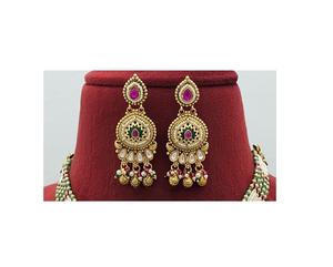 Conjunto de Collar y Aretes de Diseño Exclusivo con Acabado Dorado de Primera Calidad para Bodas, Colección para Mujer - Product Image 3