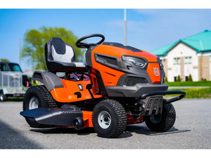 Tracteur de jardin Husqvarna TS 146X d'occasion, abordable et pas cher, à vendre. Fournisseur de tondeuses autoportées, expédition immédiate. - Product Image 4