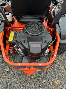 Cortadora de Césped Kubota Z422 2025 de 24 HP con Giro Cero, Tracción en las 4 Ruedas, Transmisión Hidrostática, 60 Pulgadas, Comercial, en Venta - Product Image 2