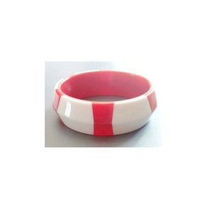 Accessoires Bracelet Résine Noir Blanc Couleur Top Qualité pour Cadeau Fête Mariage Utilisation Bracelet Résine Epoxy pour la Vente la Plus Chaude - Product Image 6