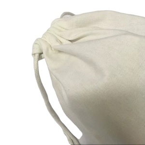 Sac à poussière en toile de coton noir - Écologique, réutilisable, logo personnalisé, cordon de serrage, solution élégante de rangement et de shopping - Product Image 3