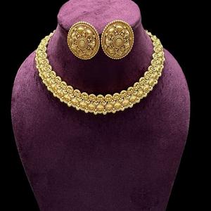 Conjunto de collar chapado en oro de calidad superior con clase con pendientes para boda y colección de ropa funcional para mujer - Product Image 1