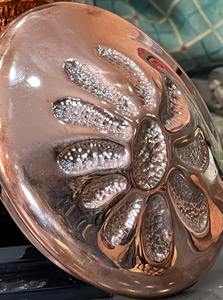 Seau à glace en cuivre avec couvercle et pinces assorties pour la présentation au bar, les réceptions, l'hôtellerie, la restauration et les cadeaux haut de gamme - Product Image 2