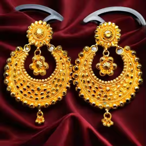Parure de boucles d'oreilles à prix réduits, style Jhumka, plaqué or 22 carats, design traditionnel, bijoux pour femmes, proposés par les exportateurs - Product Image 1