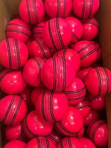 ลูกคริกเก็ตสีชมพู ผู้ชาย ขนาด 156GM จัดส่งทั่วโลก - Product Image 4