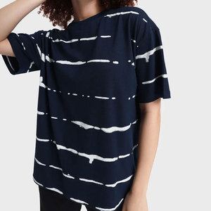Concevez votre propre t-shirt pour femme en coton 100% écologique et décontracté avec des options personnalisables - Product Image 1