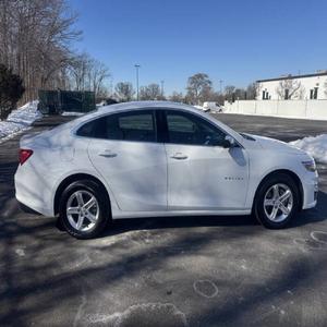 Chevrolet Malibu LS 2024 IMPECABLE - Product Image 2
