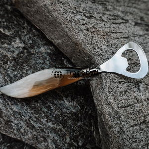 Ouvre-bouteille en corne fait main de qualité supérieure pour les cadeaux et les essentiels du bar à la maison par Tradebyd - Product Image 4
