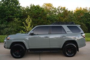 Toyota 4Runner TRD Pro 2021 Usada en Excelentes Condiciones, 1 Dueño, Color Lunar Rock, 4x4, Sin Modificaciones, Propiedad de Texas - Product Image 3