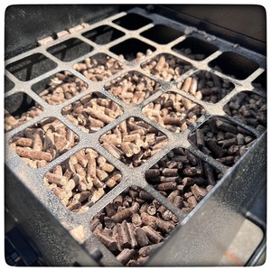 Granulés de bois bon marché de qualité supérieure, idéaux pour chauffer le combustible domestique, applications industrielles et commerciales, livraison rapide - Product Image 3