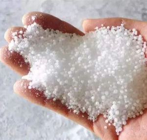 Engrais à l'urée 46 %, source d'azote 100 % soluble dans l'eau pour serres, hydroponie et systèmes de fertigation, vente en gros - Product Image 1