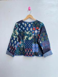 เสื้อแจ็คเก็ตสตรีทแวร์แบบเย็บติดกันลายบูร์ฟี ทำมือจากอินเดีย ผ้าฝ้าย 100% สำหรับทุกเพศ ผลิตตามแบบ ODM เป็นมิตรกับสิ่งแวดล้อม ตกแต่งด้วยกระดุม ถักโครเชต์ ให้ความอบอุ่น - Product Image 6