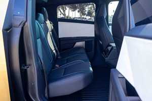 Tesla Cybertruck Cyber Beast 2024, Tracción en las Cuatro Ruedas, Bajo Kilometraje, Turbo, Cuero Oscuro, Caja de Cambios Automática, Volante a la Izquierda - Product Image 5