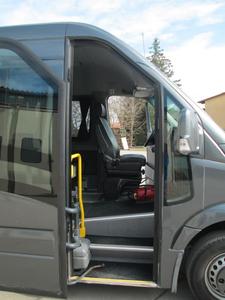 Mercedes-Benz Sprinter 519 Panorama 23 con Trasmissione Automatica, Motore a Combustione Interna a Benzina 3.5L, 305kW (415 CV) - Product Image 4