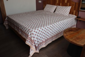 Juego de Sábanas de Algodón con Estampado Artesanal, Cubrecama Indio Hecho a Mano con Fundas de Almohada, Tamaños Queen y King - Product Image 3