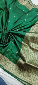 Saris en brocart de soie pure sur mesure avec bordure dorée de 5 mètres de long pour les magasins de saris au design paisley de couleur bleue. - Product Image 6