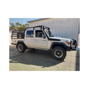 Toyota LandCruiser pick-up double cabine à vendre avec des capacités tout-terrain robustes et un moteur puissant - Product Image 4