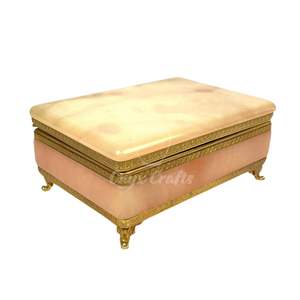 Boîte de rangement pour bijoux en onyx marbré caramel, fabriquée à la main avec des matériaux durables, design moderne et luxueux pour bagues et colliers - Product Image 5