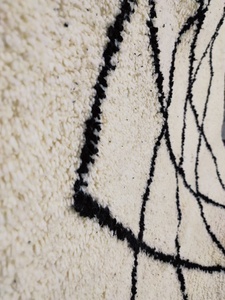 พรมปูละหมาดทำมือจากขนแกะเบนิอูร์เอนของโมร็อกโก  แบบมีเบาะรองนั่ง ซักได้ เหมาะสำหรับห้องนั่งเล่น - Product Image 4