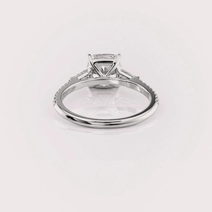 Bague de fiançailles en diamant de laboratoire certifié IGI, taille coussin, en argent sterling 925 massif avec accent baguette, bague de mariage - Product Image 4