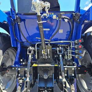 Tracteur agricole LOVOL 404M 4WD 4x4 d'occasion d'excellente fabrication/tracteur agricole/d'occasion pour l'agriculture à vendre - Product Image 4