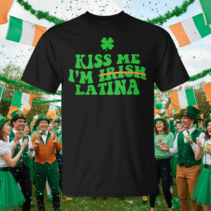 Camiseta Kiss Me I'm Latina para la celebración de San Patricio - Product Image 3