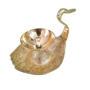 Diya d'huile en laiton en gros de qualité supérieure pour la fabrication pour la vente en gros de laiton doré antique traditionnel profond - Product Image 1