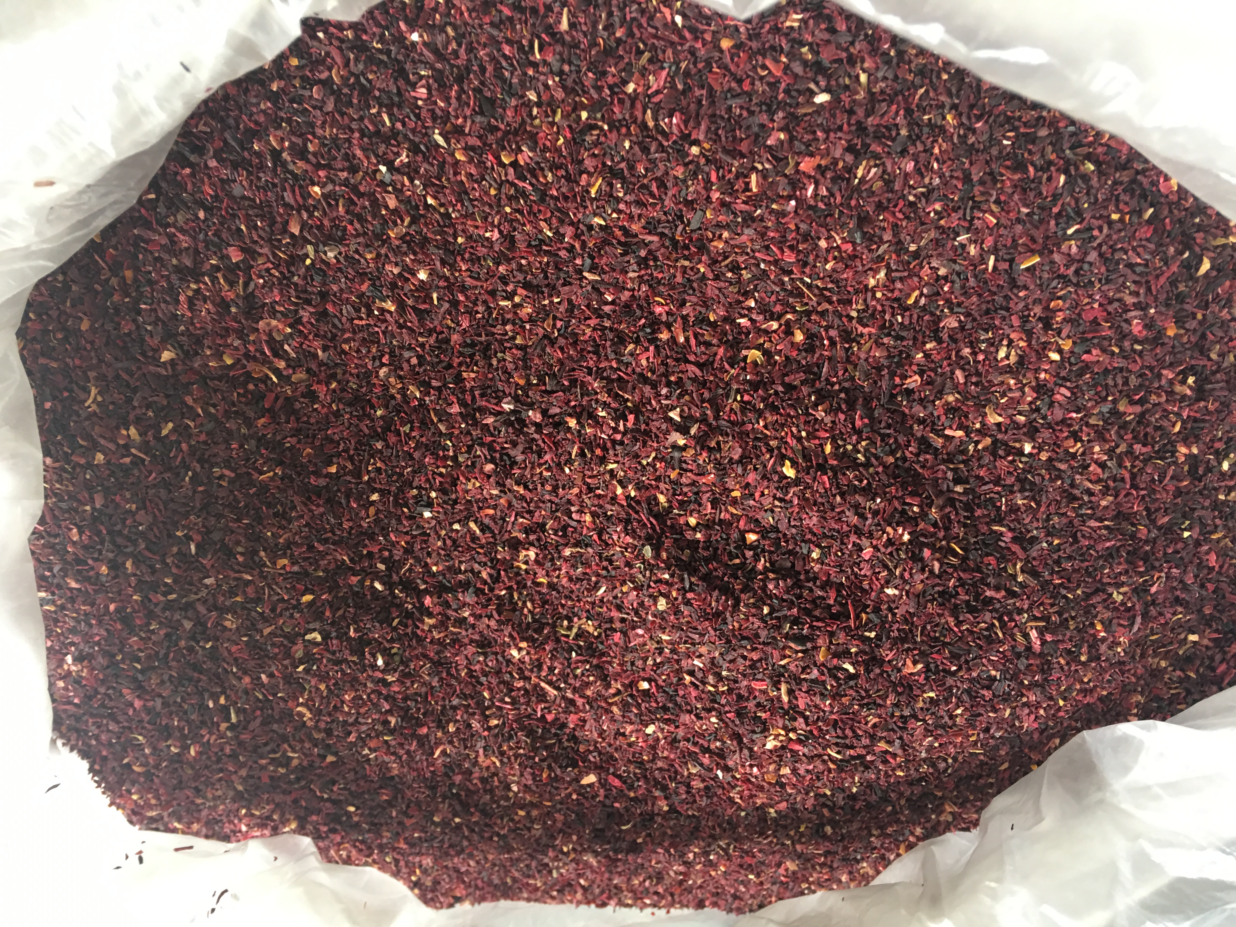 Гибискус: стиль. Сушеная чистота. 99% бесплатно. Что-то необычное. 20 кг в цвете полипропиленового пакета. Темно-красный цвет. Сушка на воздухе