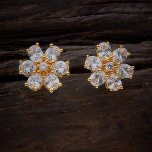 Boucles d'oreilles pendantes religieuses tendance Zircon 136753 avec motif floral, finition dorée, pour femmes, en alliage de zinc, acier inoxydable, laiton - Product Image 5