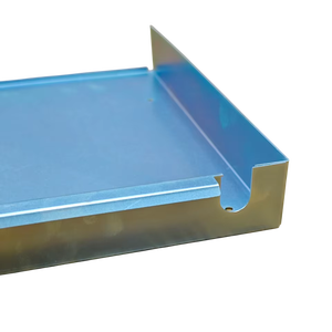 Carcasa de chapa de acero fabricada con CNC de alta precisión para protección de dispositivos electrónicos con características de montaje - Product Image 3