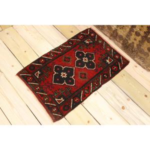 Tapis turc vintage, petit tapis de 1,6 x 2,4 pieds, tapis en laine patchwork rouge et noir - Product Image 1