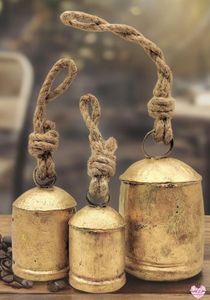 Vente en gros de cloches de vache antiques en laiton avec flocons de neige de Noël peints à la main cloches de vache tibétaine pour la décoration murale intérieure - Product Image 5