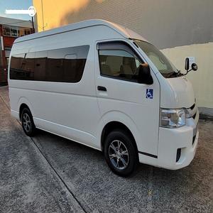 ¡Oferta Imperdible! Toyota Hi-Ace Wagon 2015 Súper Limpia, Cabina Grande, 10 Asientos, Automática, Color Blanco Perla, Van de Lujo - Product Image 1