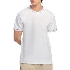 ผู้ผลิตเสื้อผ้าแบบ OEM/ODM เสื้อยืดทรงปกติสำหรับฤดูร้อน เสื้อผ้าแฟชั่นสำหรับกิจกรรมกลางแจ้ง ผ้าไหม/ผ้าฝ้าย เสื้อยืดเนื้อหนัก 220 กรัม - Product Image 4