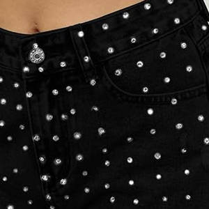 กางเกงยีนส์ขาสั้นประดับคริสตัลสำหรับผู้หญิงกางเกงขาสั้นประดับพลอยเทียมสไตล์สั้นสุดฮิตออกแบบได้ตามต้องการ - Product Image 4
