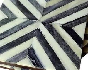 Exquisitos Posavasos Cuadrados Clásicos con Incrustaciones de Hueso, Hechos a Mano, Ecológicos, Juego de 4, Decorativos, de Nogal de Primera Calidad - Product Image 2