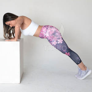 Nouveau design de legging de yoga pour femmes couleur personnalisée taille élastique motif solide respirant léger pantalon en spandex/polyester - Product Image 2