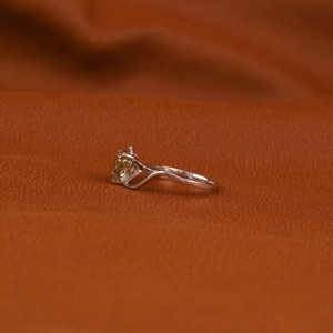 แหวนเพชร18KT ทรงหัวใจสีทองออกแบบได้ตามต้องการแหวนแต่งงาน IGI สีเขียวประกายเพชรของขวัญวันเกิดสำหรับเธอ - Product Image 4