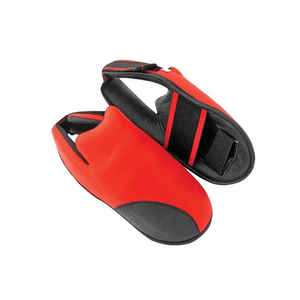 Venta al por mayor de zapatos de fútbol de Taekwondo logotipo personalizado artes marciales Kick Boxing botas forro de malla para el invierno semi-contacto protectores de pie - Product Image 2