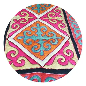 Vloertekemet Vilt Tapijt Met Handquiltkleur Zwart Oranje Blauw Fuchsia Wit