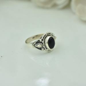 แหวนเงินแท้ 925 ทรงรี ประดับพลอยออนิกซ์สีดำ แหวนแต่งงาน/แหวนสัญญา ทำมือ ดีไซน์เก๋ พร้อมฟังก์ชั่นหมุนได้ - Product Image 3