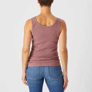 Débardeur de performance sans manches pour femmes, doux et extensible, évacuant l'humidité, pour le fitness et les vêtements de sport. - Product Image 4