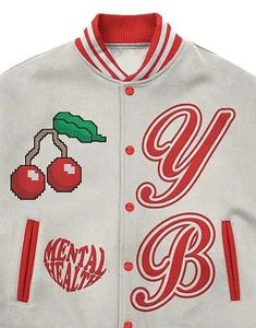 Veste universitaire de style vintage en laine de qualité supérieure, manches personnalisées, coupe ajustée unisexe, col montant, aspect intemporel, durabilité - Product Image 6